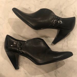 🖤 Women’s Tahari Black Pumps 🖤